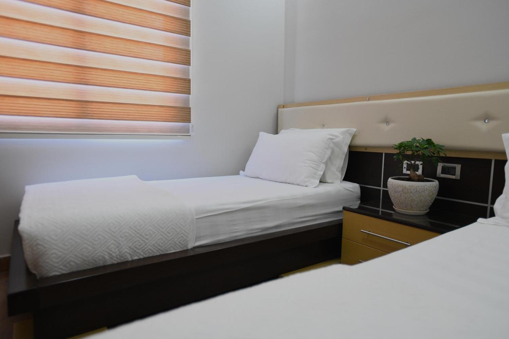 Hotel Gega 베라트 외부 사진